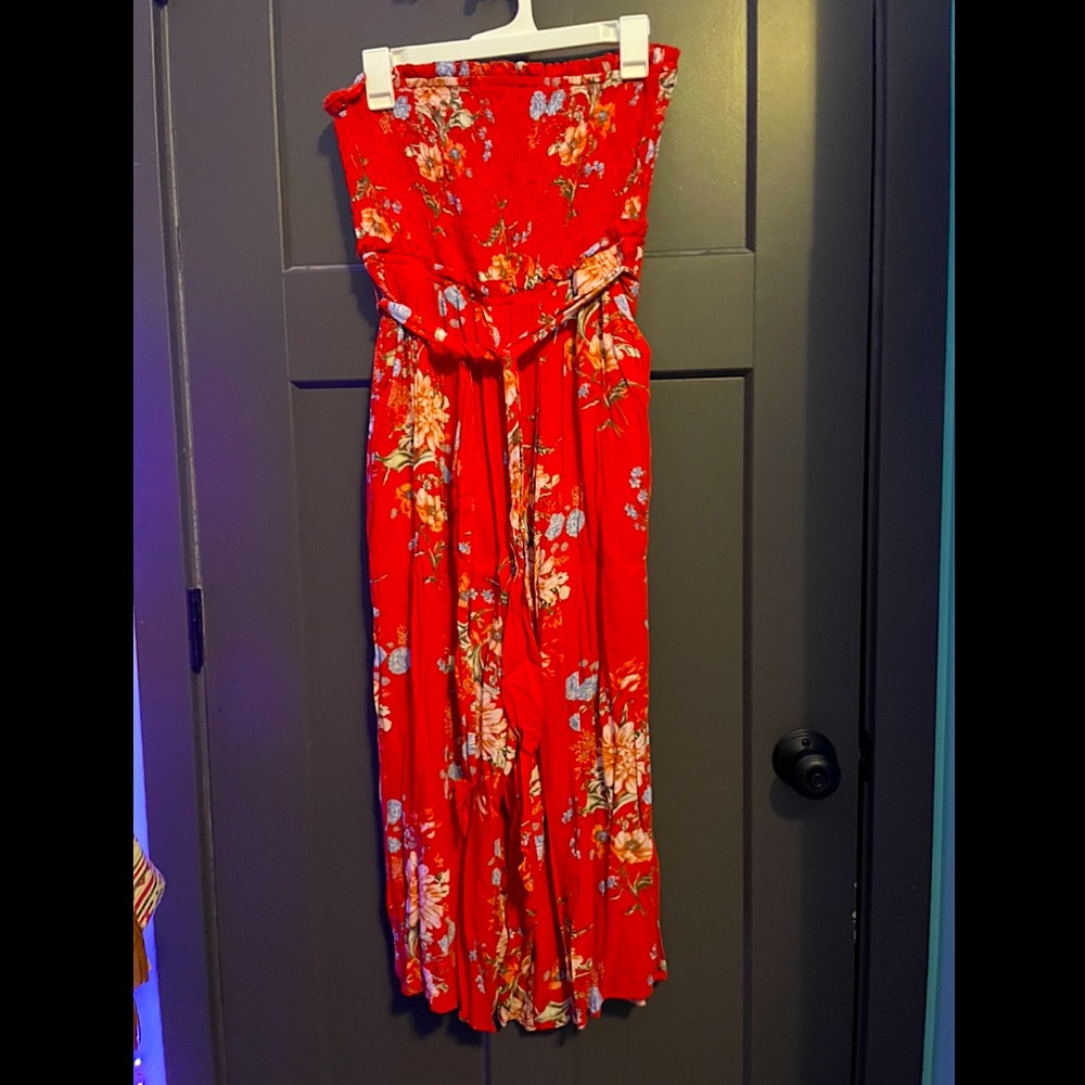 American Eagle cropped dress/romper. Size M.